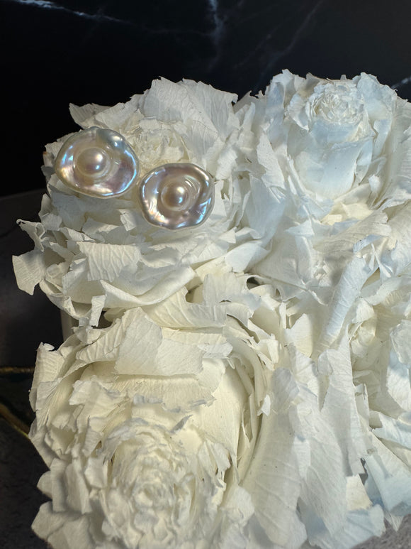 Shell Pearl Earrings