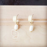 **Matte Gold Cuff Earring w/ Genuine Freshwater Pearl Dangle 200n