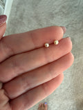 Pearl Stud Earrings (pre-set)